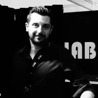 Stratos Organisation und Teamkoordination bei Lab12 Audio